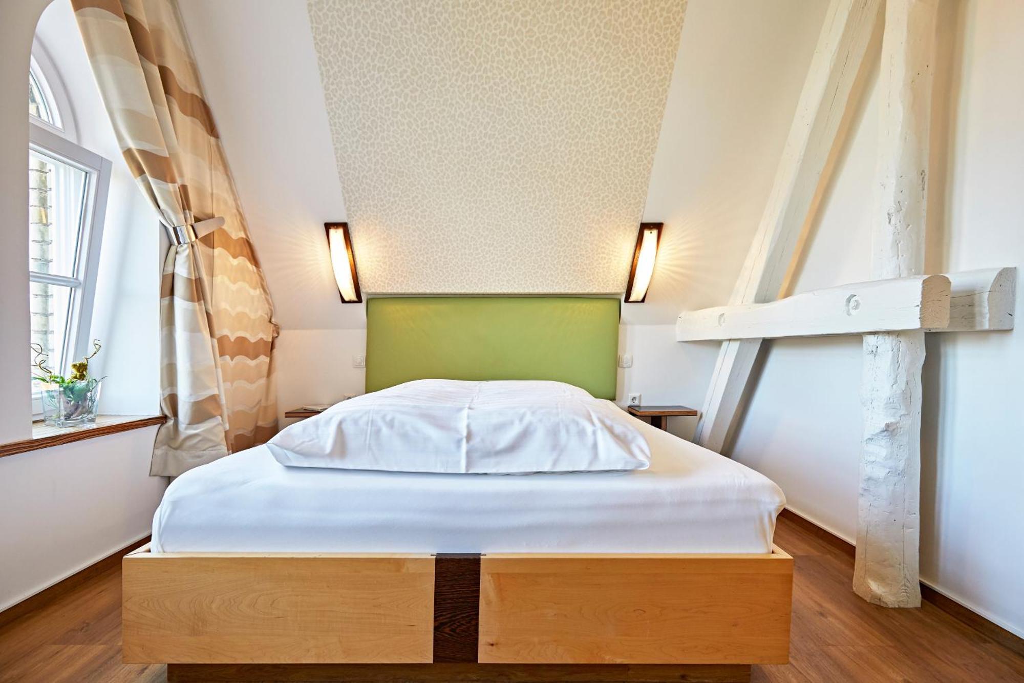 Hotel Zur Wartburg Rheda-Wiedenbrück Εξωτερικό φωτογραφία