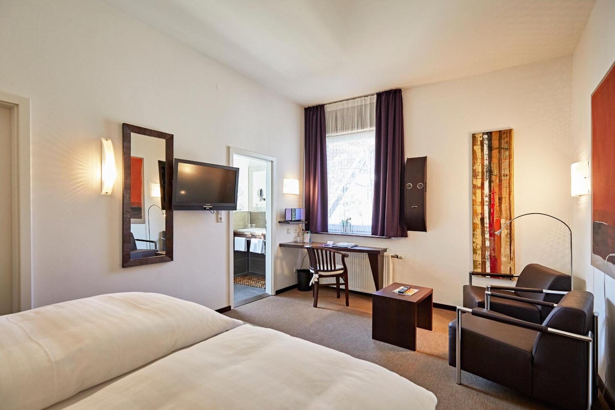 Hotel Zur Wartburg Rheda-Wiedenbrück Εξωτερικό φωτογραφία