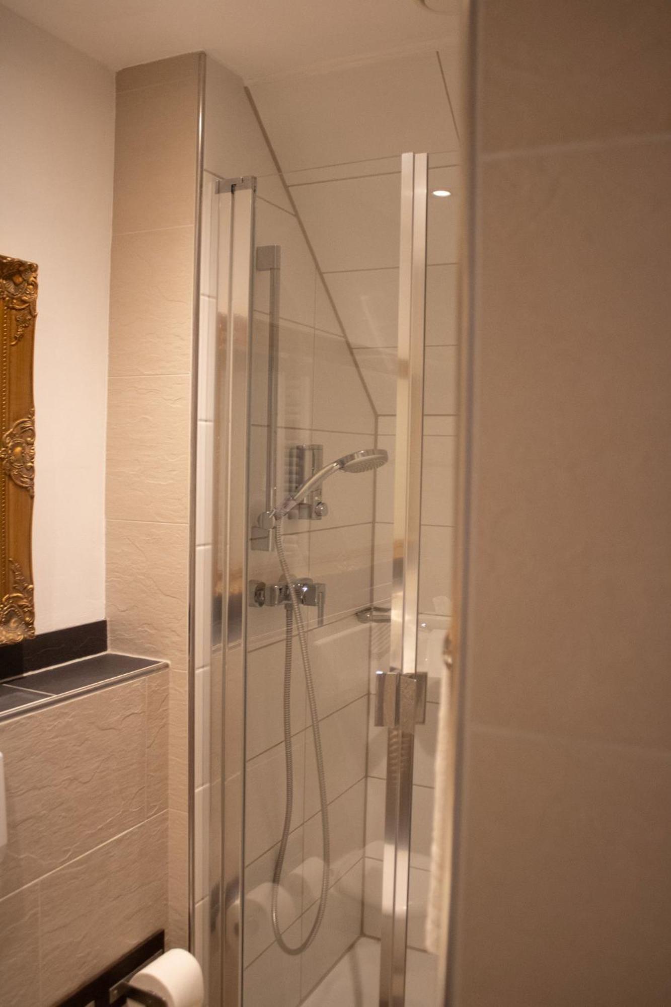 Hotel Zur Wartburg Rheda-Wiedenbrück Εξωτερικό φωτογραφία